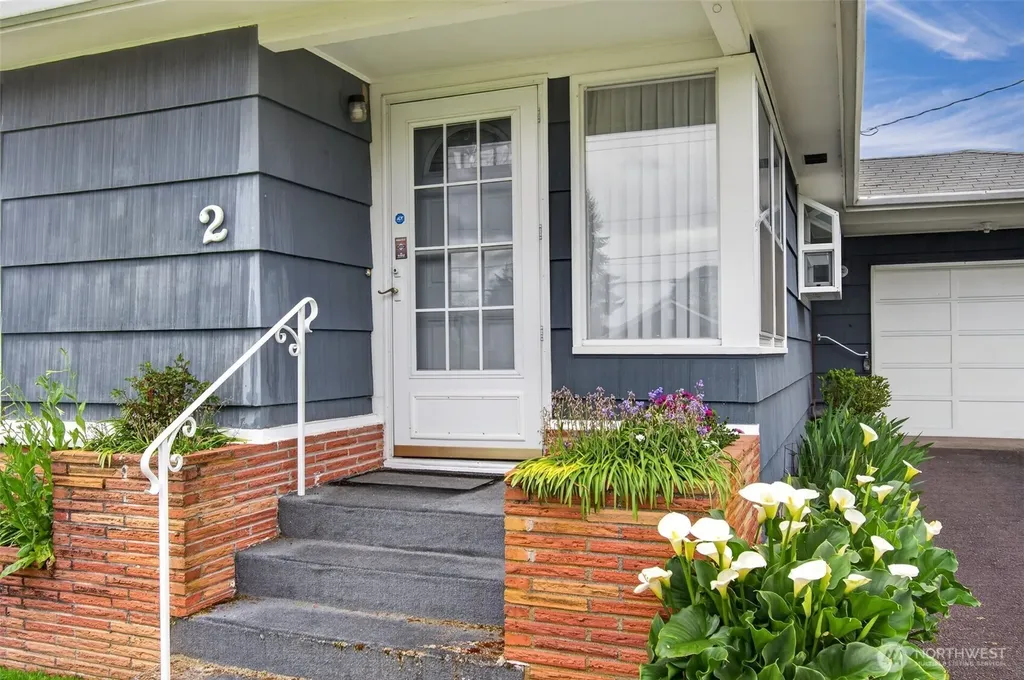 2 Pacific Place Longview WA 98632