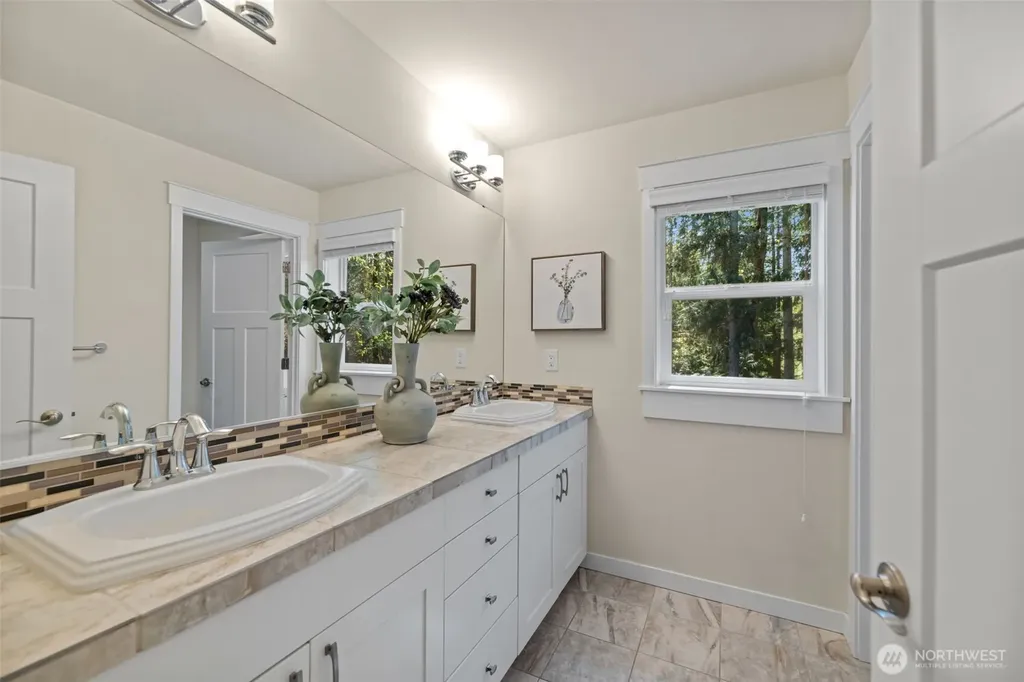23331 SE 4th Place Sammamish WA 98074