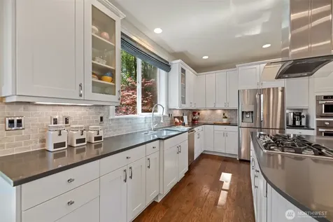 23331 SE 4th Place Sammamish WA 98074