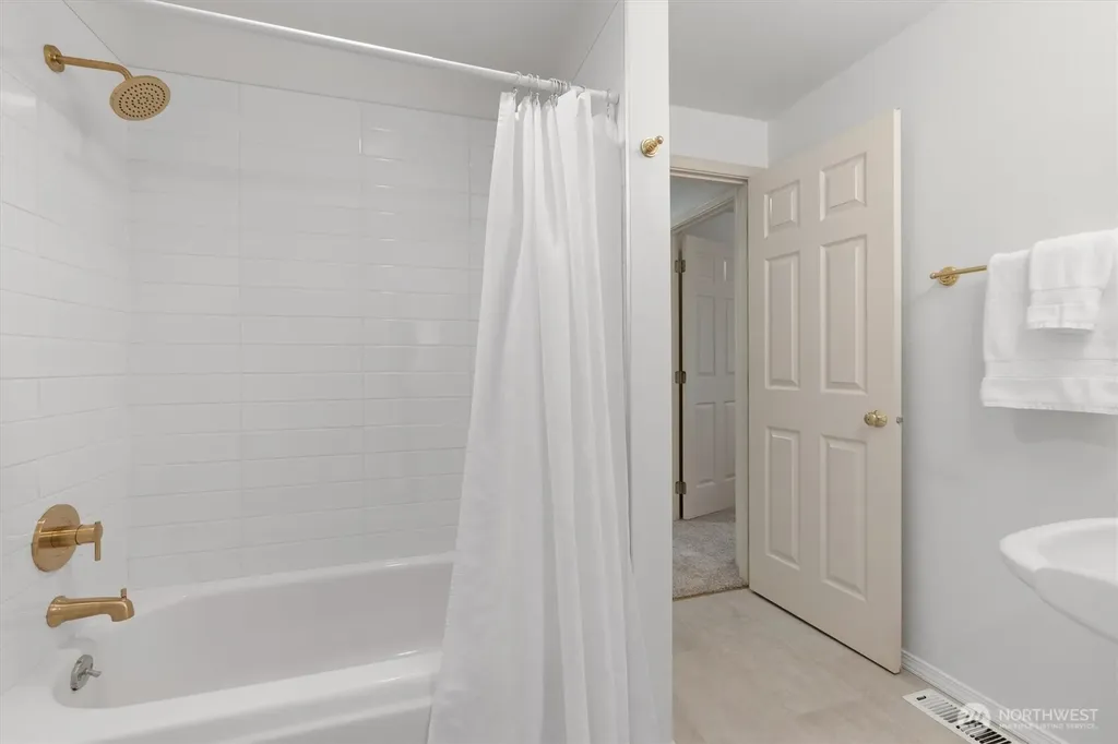 24309 SE 25th Street Sammamish WA 98075
