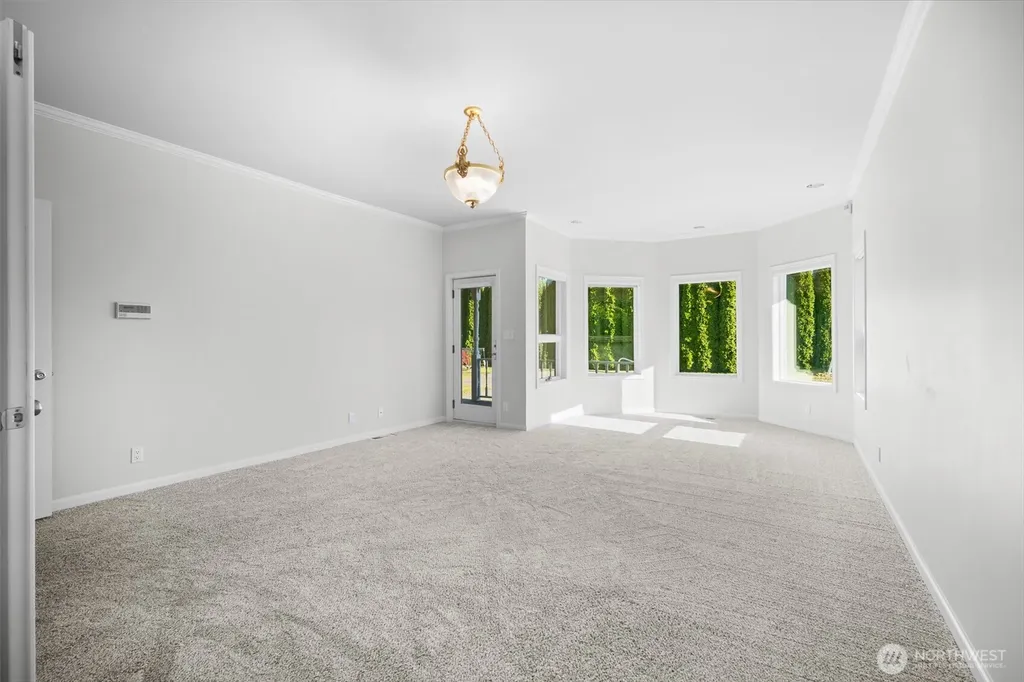 5452 Northwest Drive Bellingham WA 98226