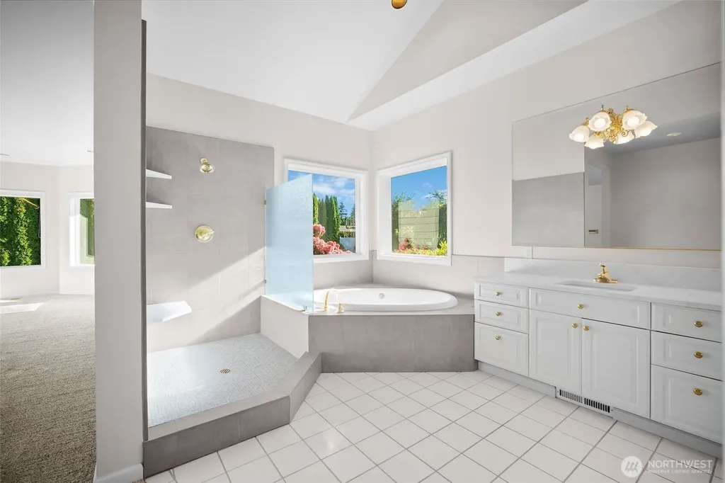 5452 Northwest Drive Bellingham WA 98226