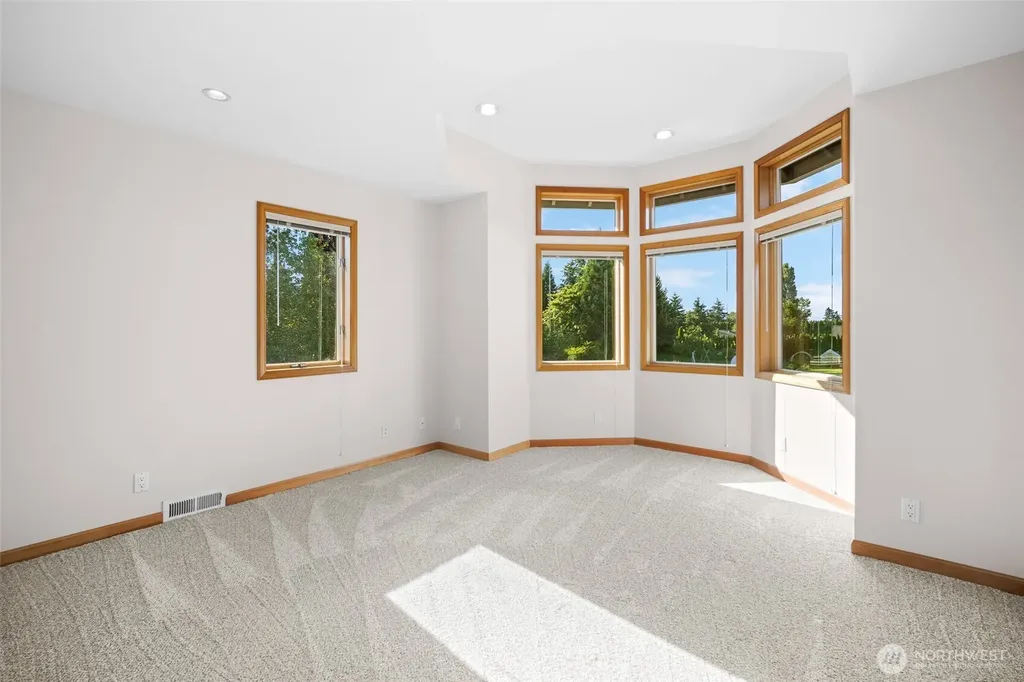 5452 Northwest Drive Bellingham WA 98226