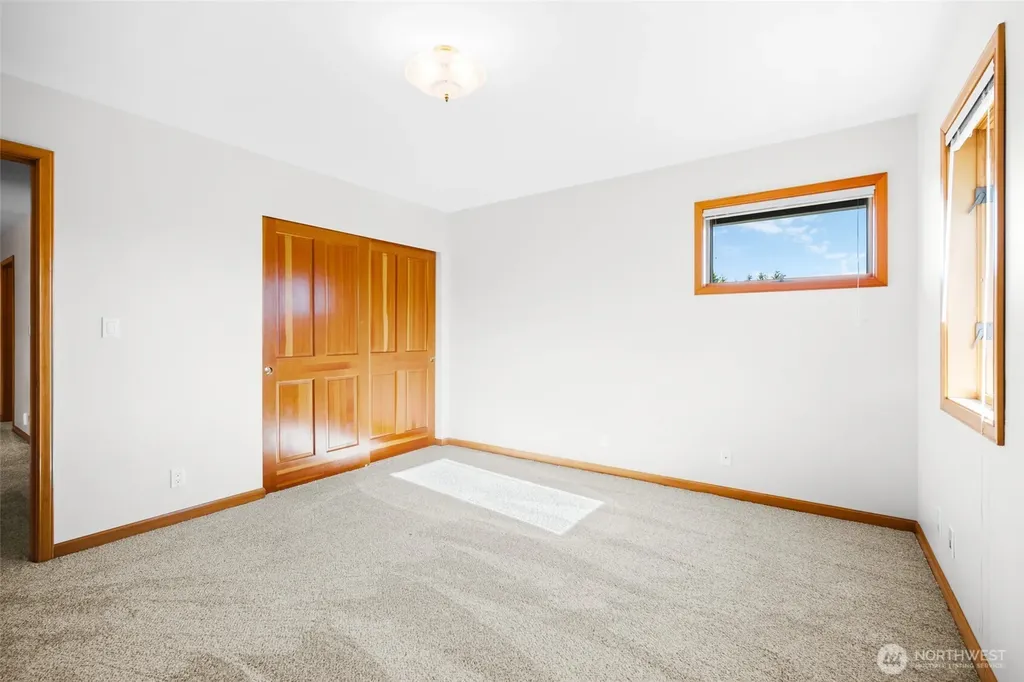 5452 Northwest Drive Bellingham WA 98226