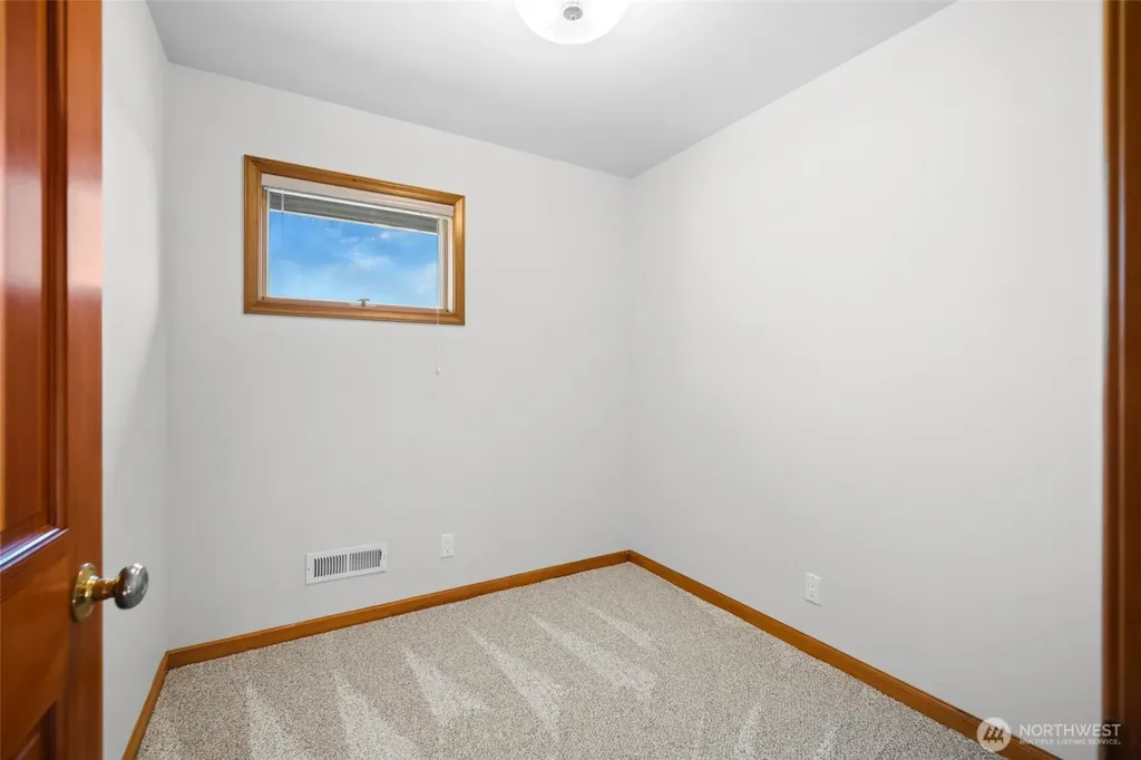 5452 Northwest Drive Bellingham WA 98226