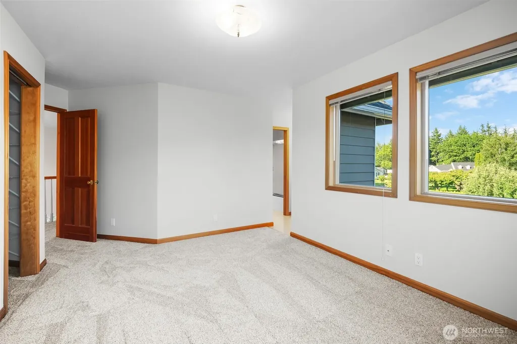5452 Northwest Drive Bellingham WA 98226
