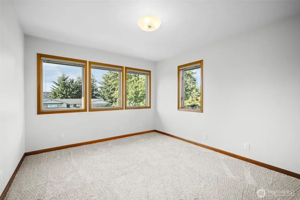 5452 Northwest Drive Bellingham WA 98226