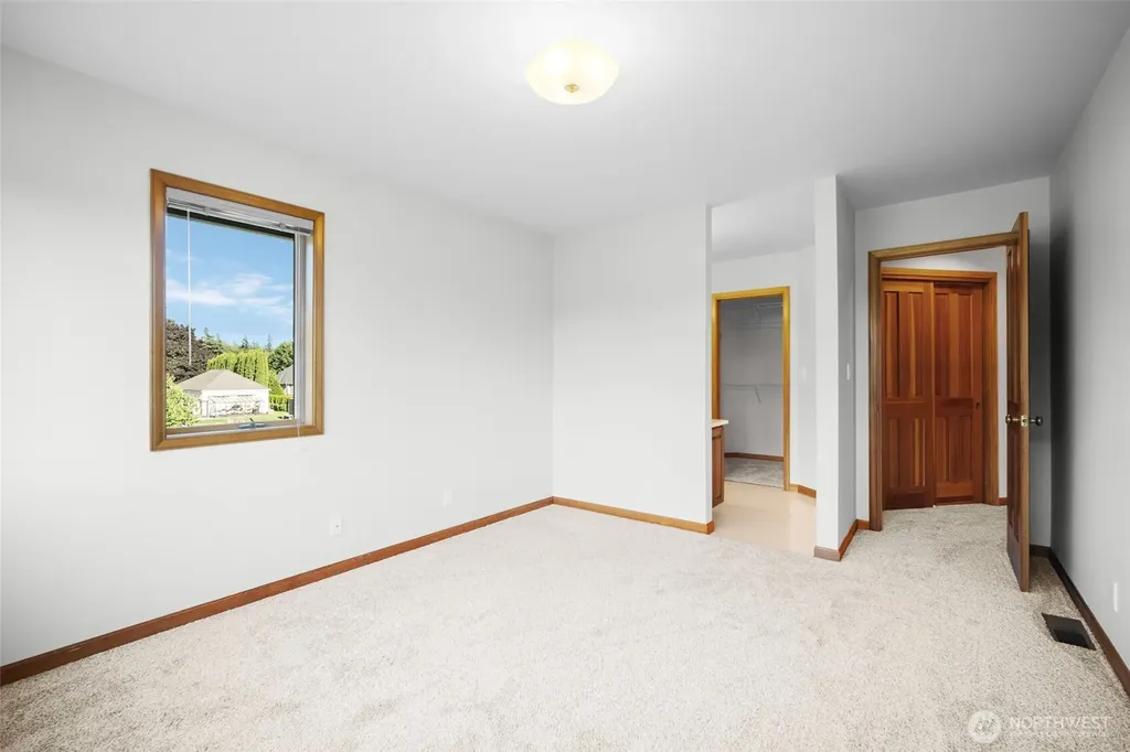 5452 Northwest Drive Bellingham WA 98226