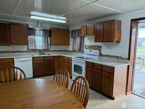 221 Third Street Brewster WA 98812