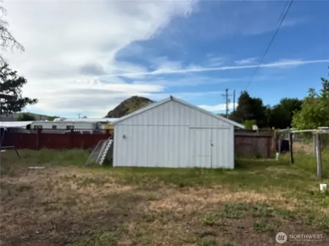 221 Third Street Brewster WA 98812