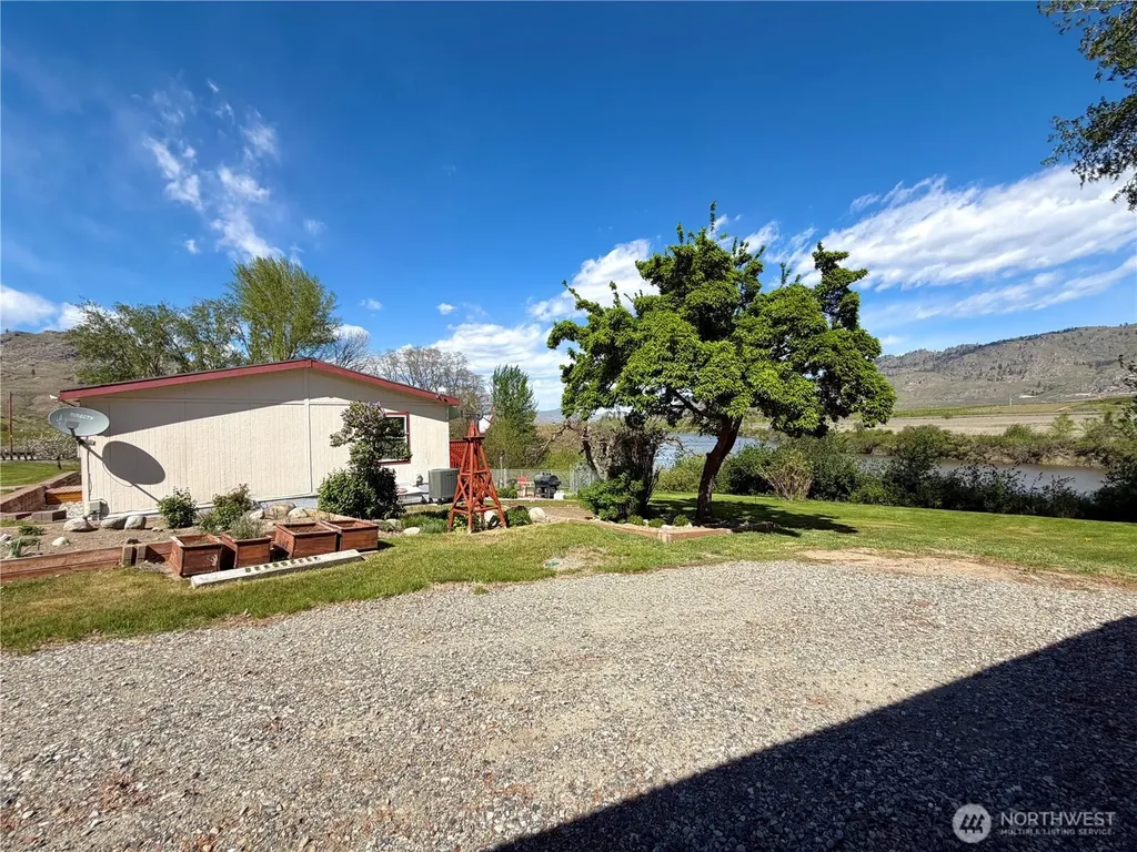 1024 Old Highway 97 Brewster WA 98812