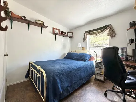 1024 Old Highway 97 Brewster WA 98812