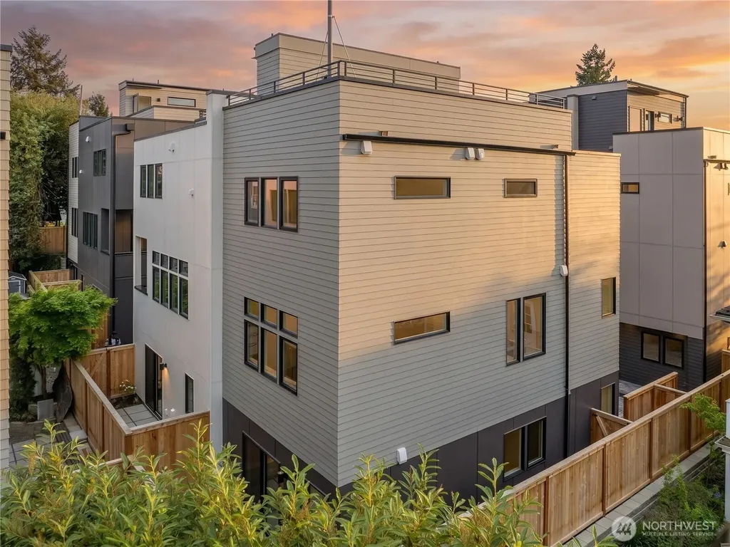 1412 N 47th Street Seattle WA 98103
