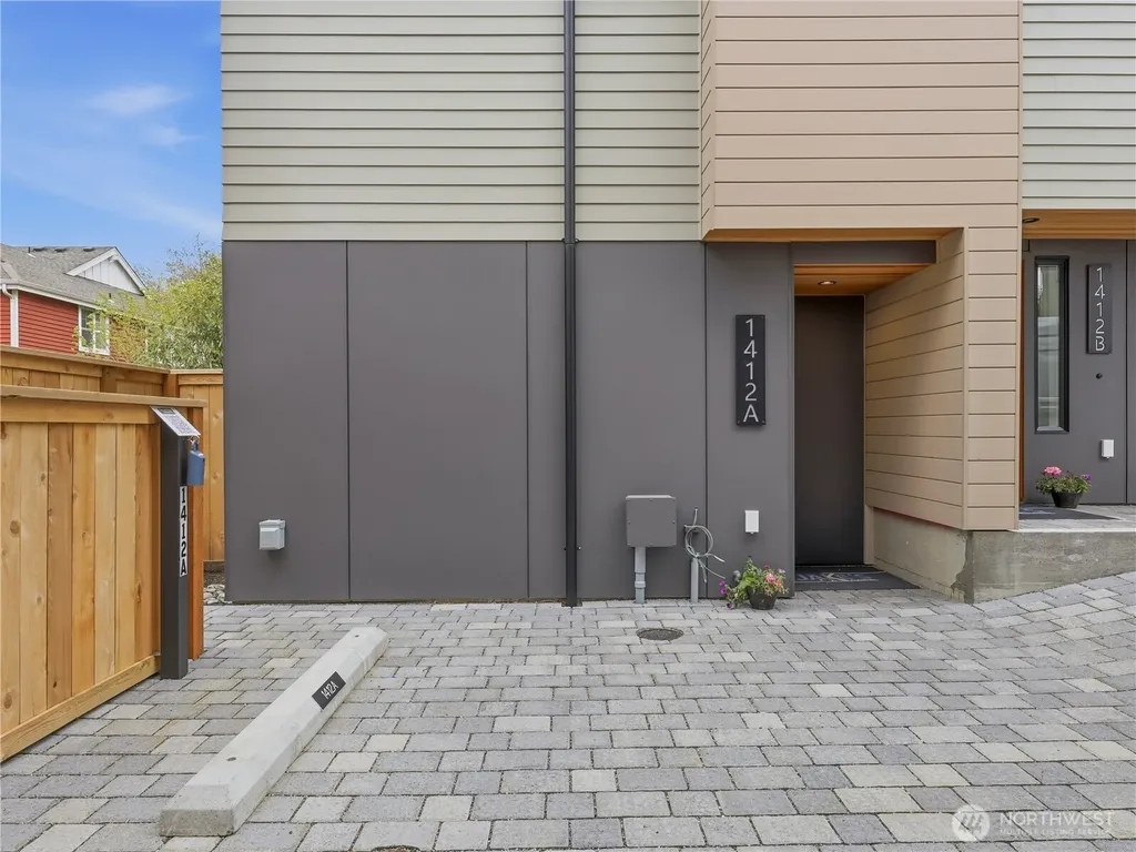 1412 N 47th Street Seattle WA 98103