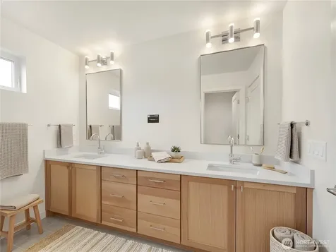 1412 N 47th Street Seattle WA 98103