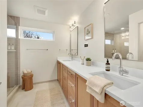 1412 N 47th Street Seattle WA 98103