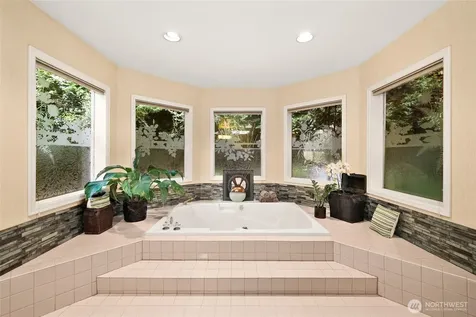 16705 89th Avenue E Puyallup WA 98375