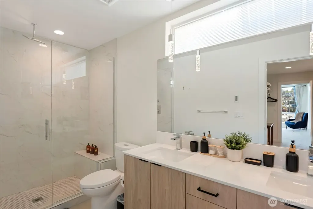 3406 15th Avenue W Seattle WA 98119