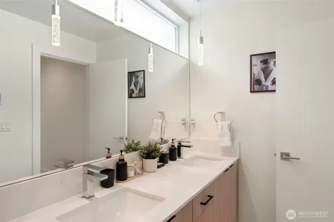 3406 15th Avenue W Seattle WA 98119