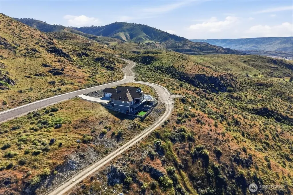 857 Long Drive Chelan WA 98816