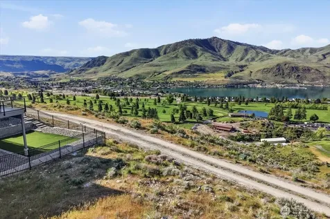 857 Long Drive Chelan WA 98816