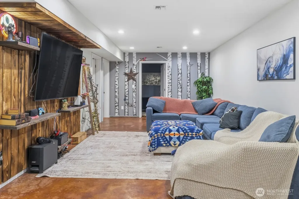 690 N Summit Mccleary WA 98557