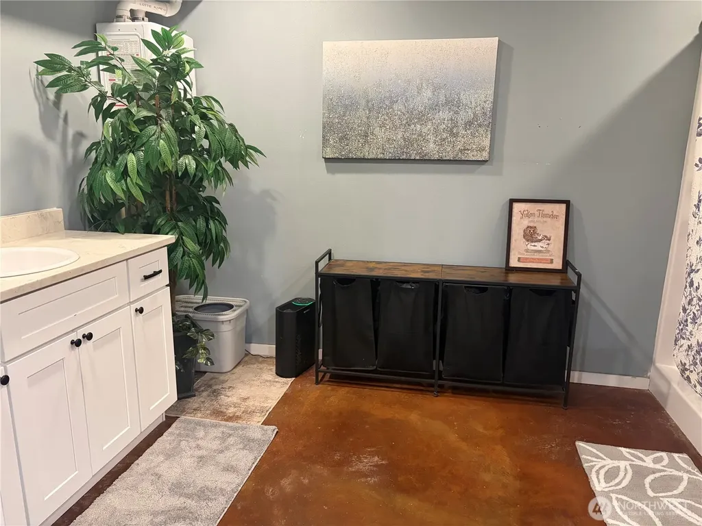 690 N Summit Mccleary WA 98557