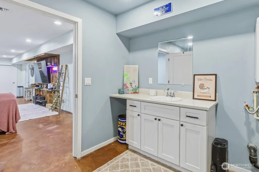 690 N Summit Mccleary WA 98557
