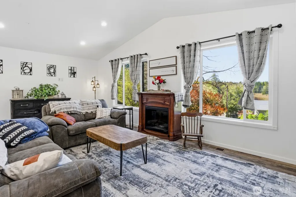 690 N Summit Mccleary WA 98557