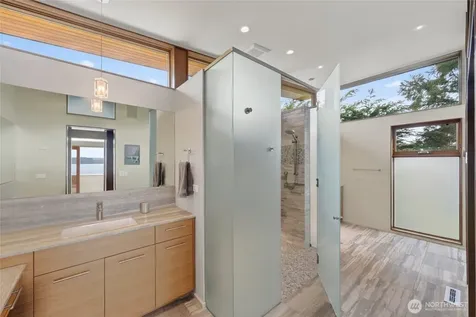 838 Sundown Lane Camano Island WA 98282