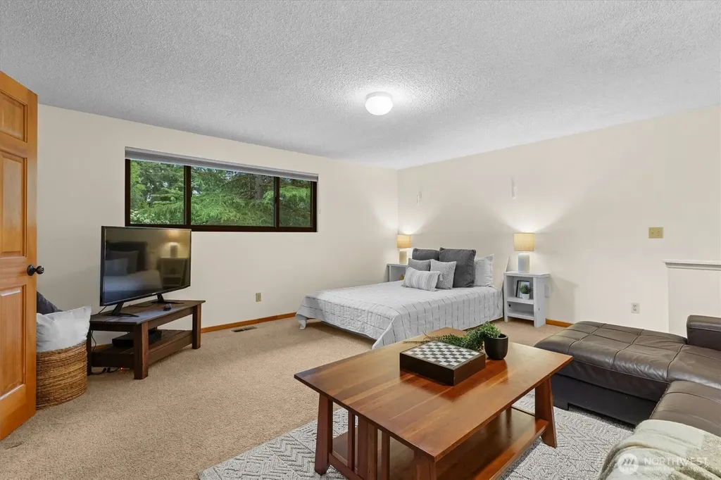 6923 237th Avenue NE Redmond WA 98053