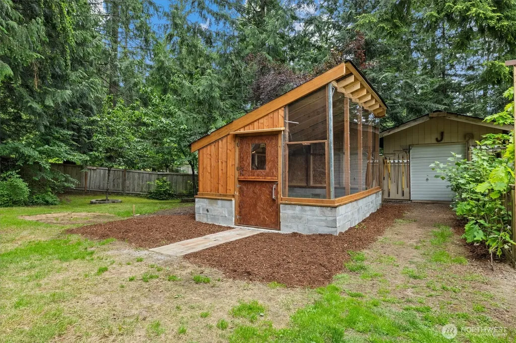6923 237th Avenue NE Redmond WA 98053