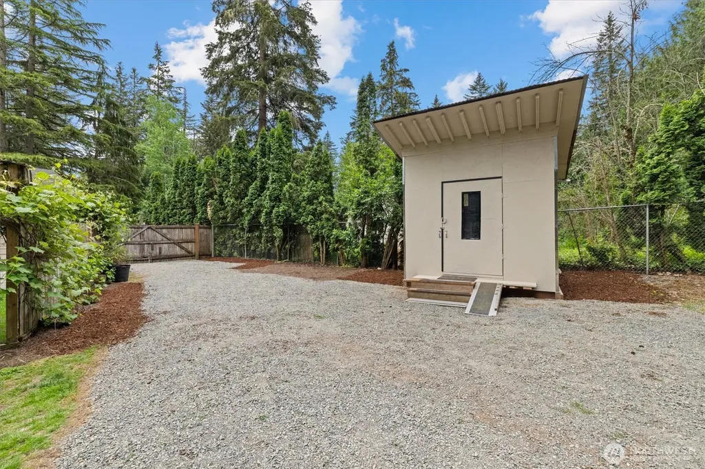 6923 237th Avenue NE Redmond WA 98053