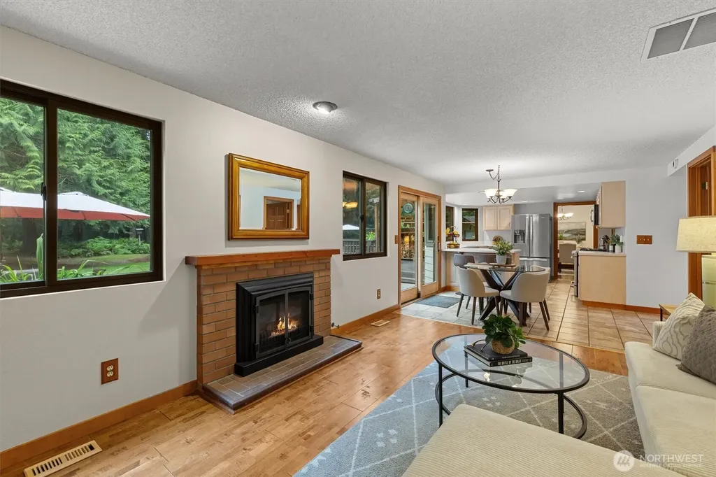 6923 237th Avenue NE Redmond WA 98053
