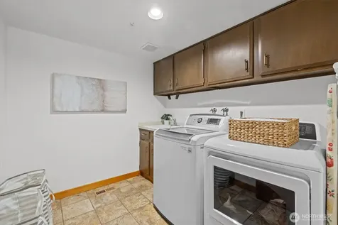 6923 237th Avenue NE Redmond WA 98053