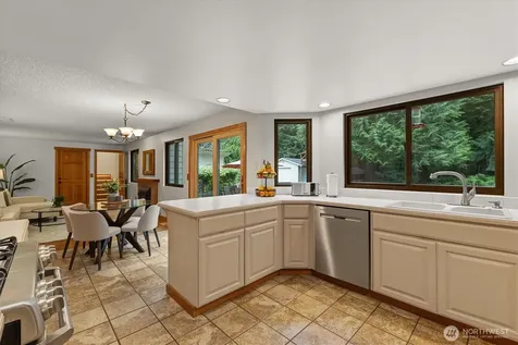 6923 237th Avenue NE Redmond WA 98053