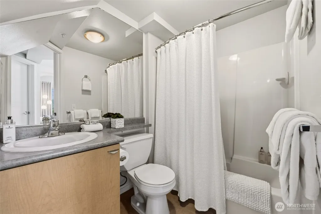 425 Vine Street Seattle WA 98121