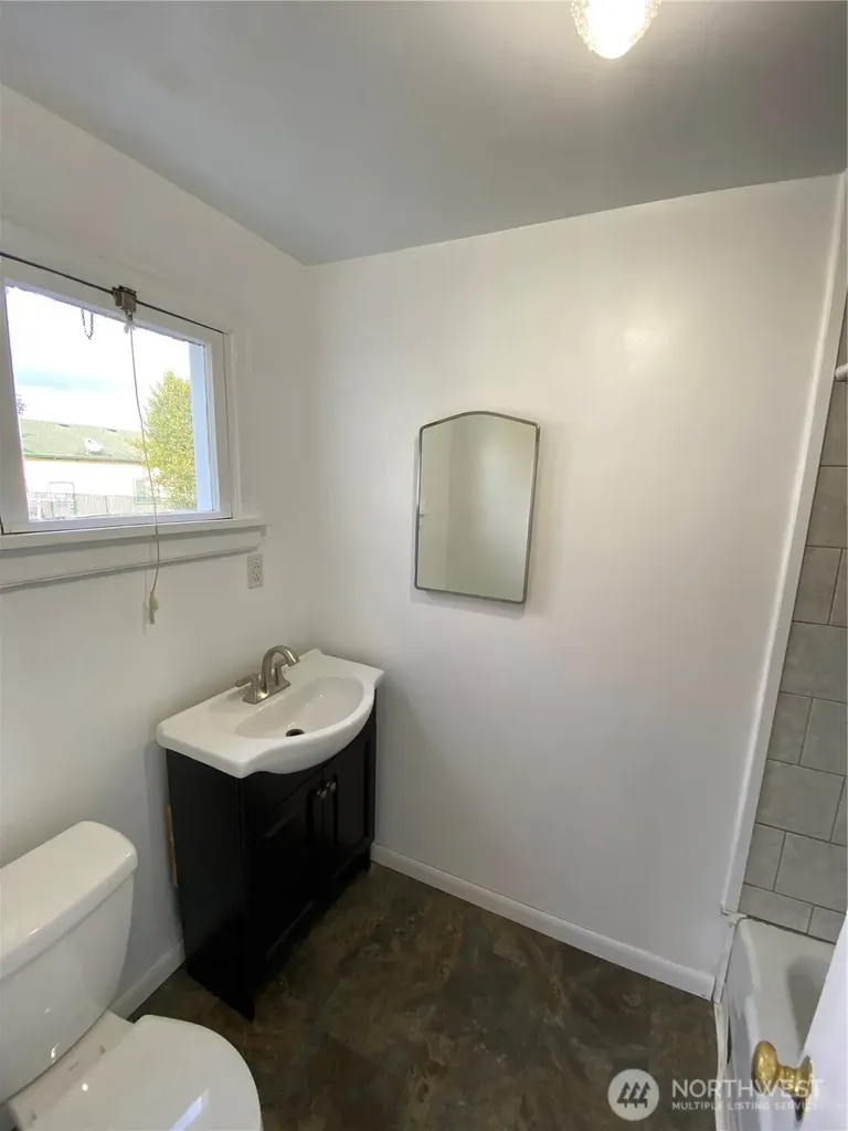 1222 9th Street Bremerton WA 98337