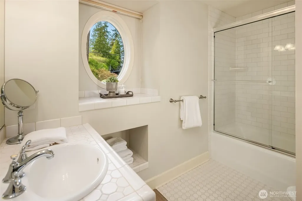 232 Overlake Drive E Medina WA 98039