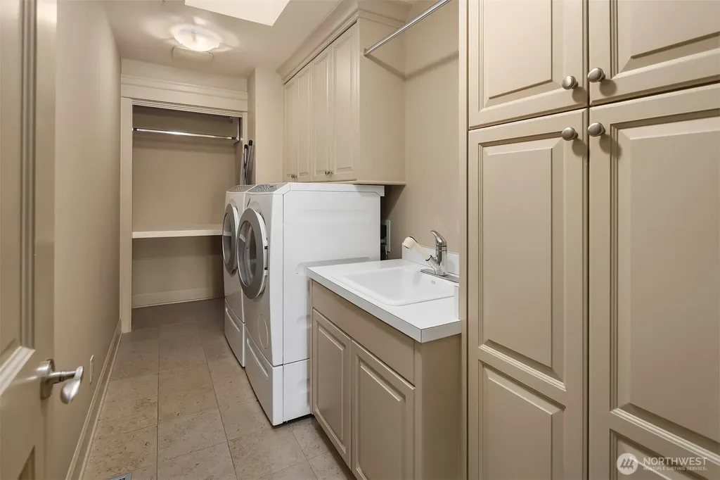 232 Overlake Drive E Medina WA 98039