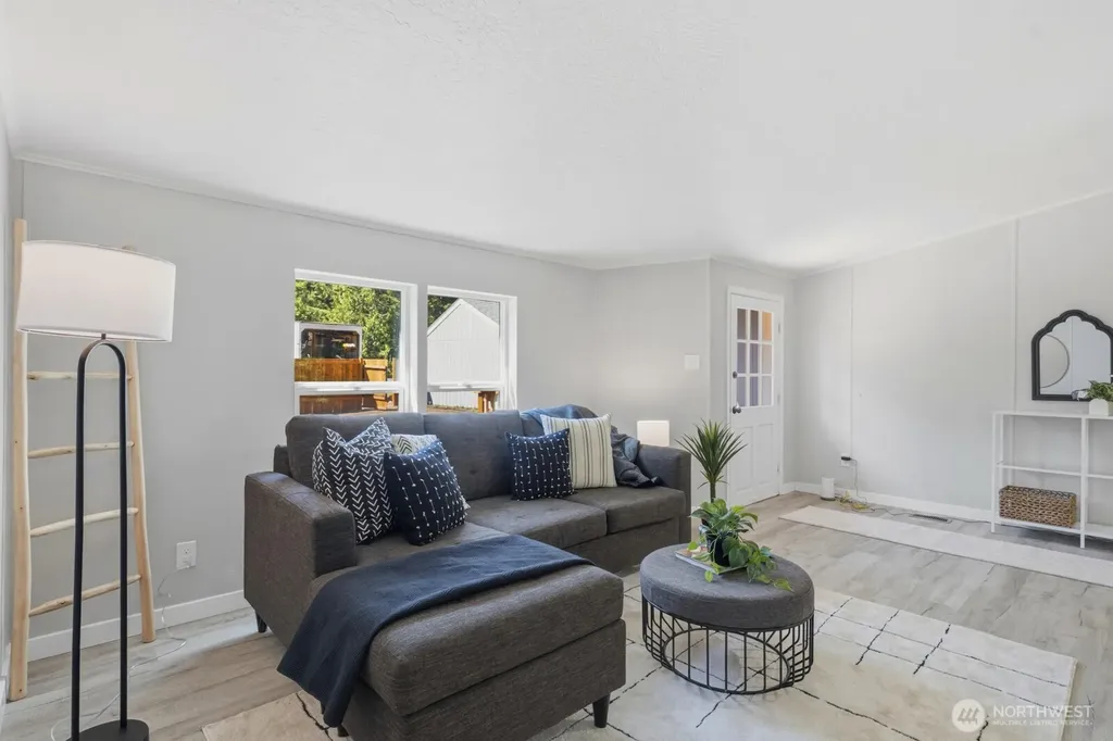2151 W Cloquallum Road Shelton WA 98584