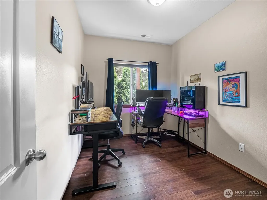 1011 94th Drive NE Lake Stevens WA 98258