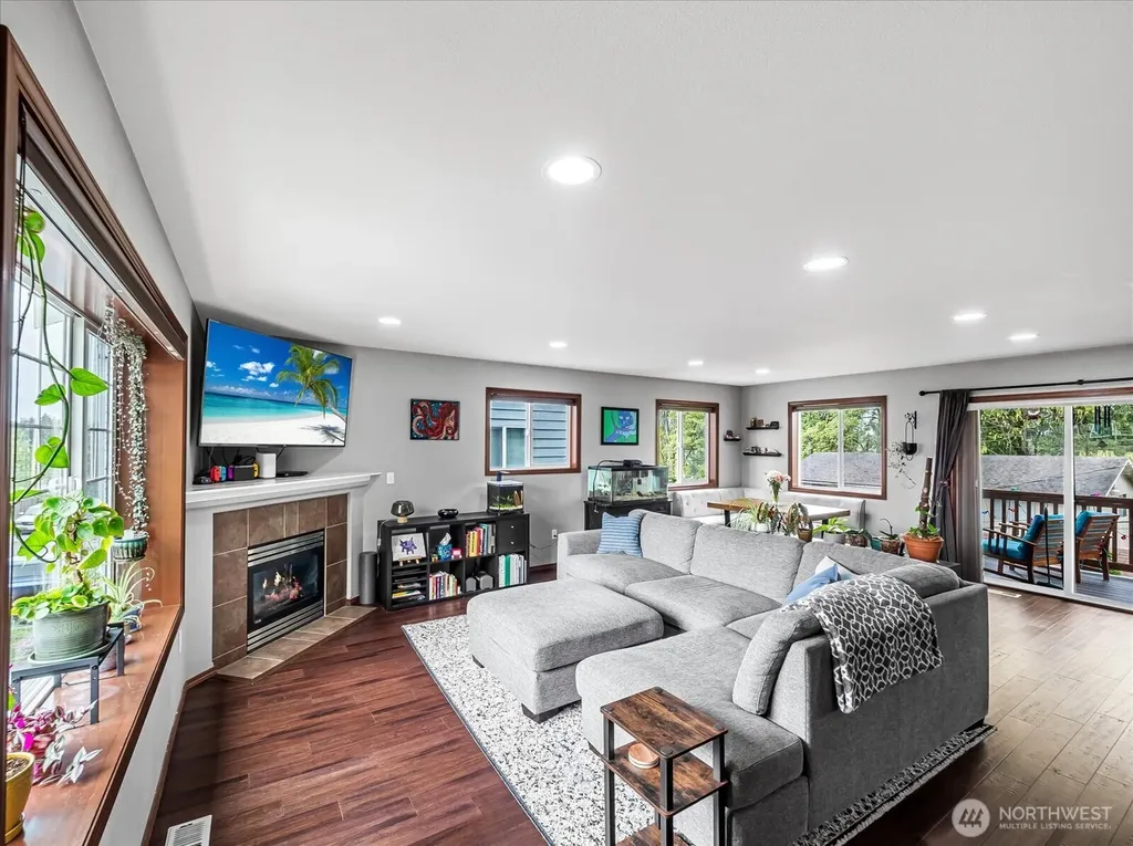 1011 94th Drive NE Lake Stevens WA 98258