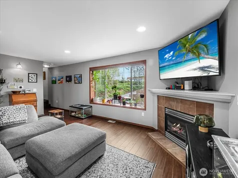 1011 94th Drive NE Lake Stevens WA 98258