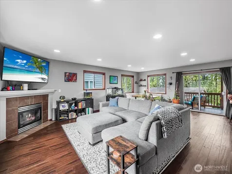 1011 94th Drive NE Lake Stevens WA 98258