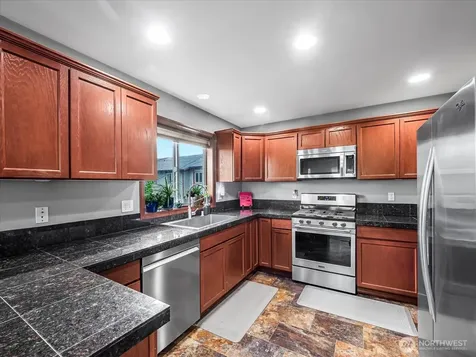 1011 94th Drive NE Lake Stevens WA 98258