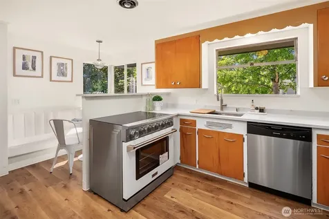 7348 55th Avenue NE Seattle WA 98115