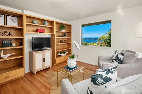 7348 55th Avenue NE Seattle WA 98115
