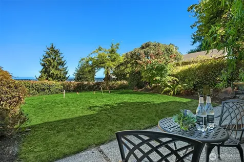 7348 55th Avenue NE Seattle WA 98115