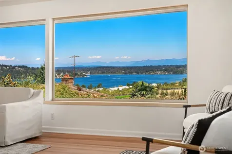 7348 55th Avenue NE Seattle WA 98115